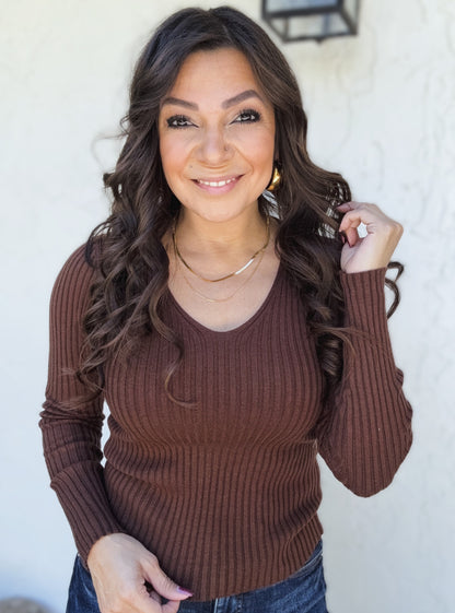 Margot V-Neck Fitted Light Sweater